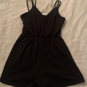 surplice neck double strap solid black romper - shein S